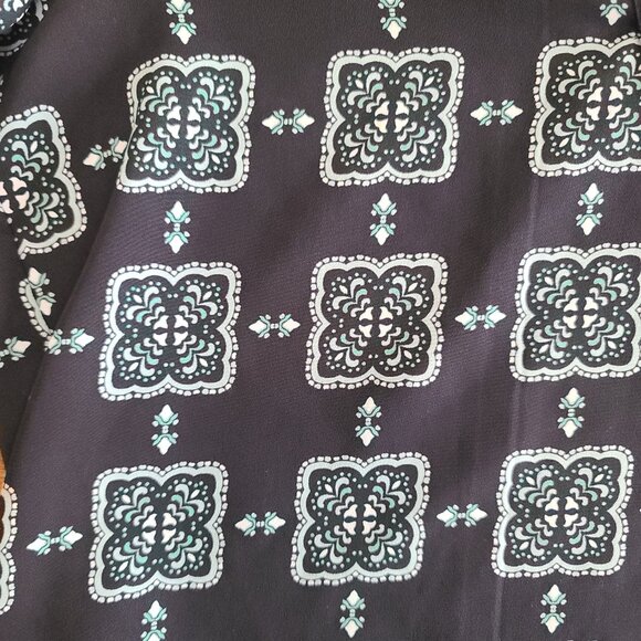 Ann Taylor blue pattern blouse- XSP - Picture 3 of 4